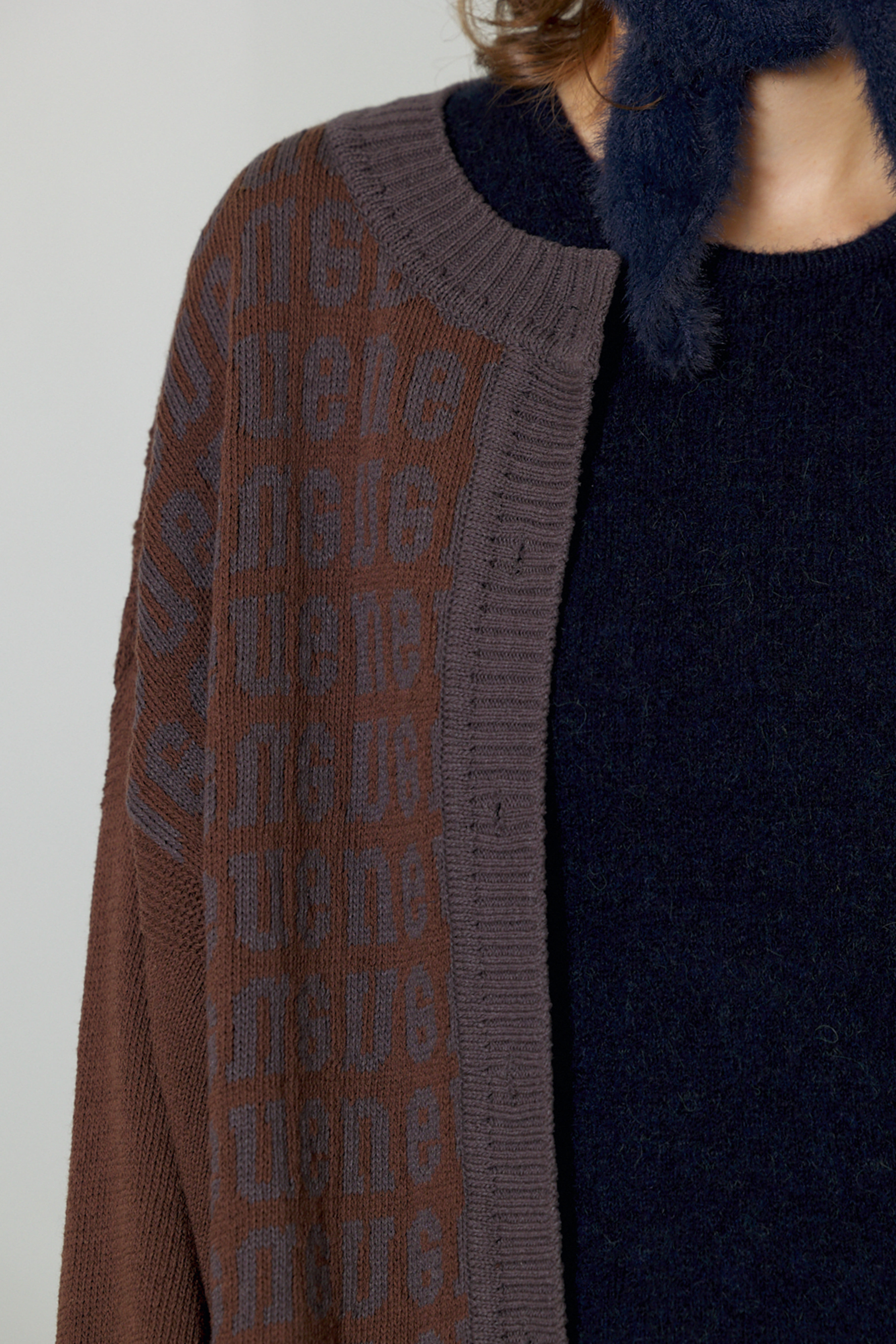 jacquard letter knit cardigan - brown